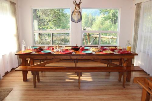Toit ja joogid, Bear Creek Ranch Bed & Breakfast in Essex (MT)