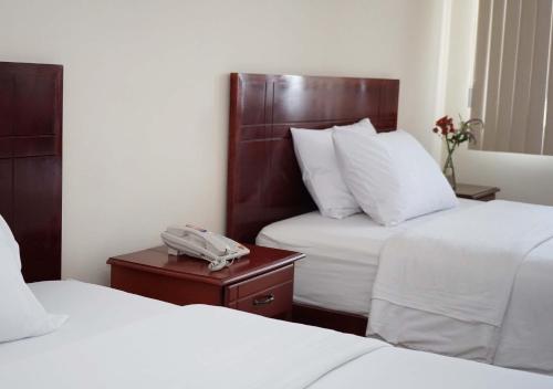 Twin Room image 3