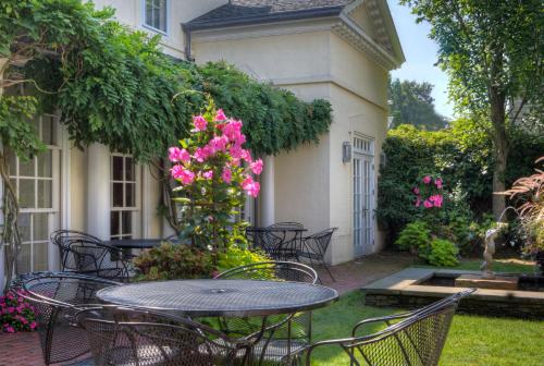 King Room with Garden View