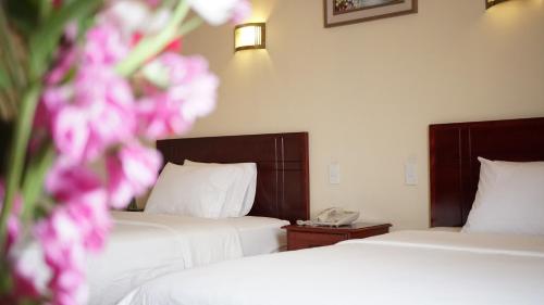 Twin Room image 1