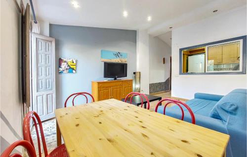 Nice Apartment In Puerto De Sagunto With 2 Bedrooms And Wifi