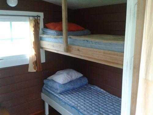 1 bunk bed