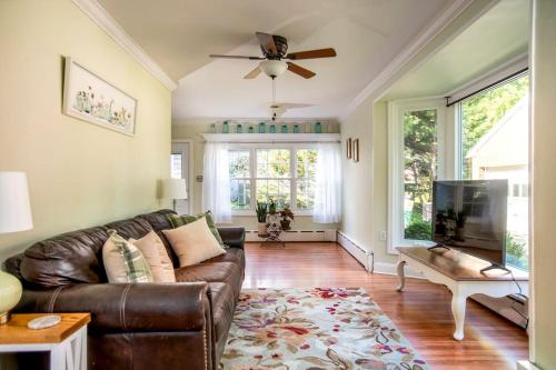 Beautiful fully-furnished Colonial in Millersville in Millersvilla (PA)