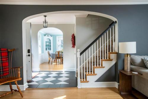 Beautiful fully-furnished Colonial in Millersville in Millersvilla (PA)
