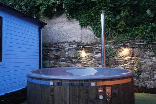 West Wicklow Glamping with Hot Tub