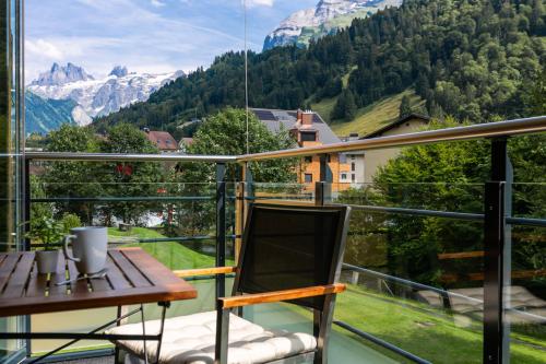 Vistas, Spirit Apartments - Balkon - Bergsicht in Engelberg