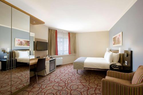 1 queen bed