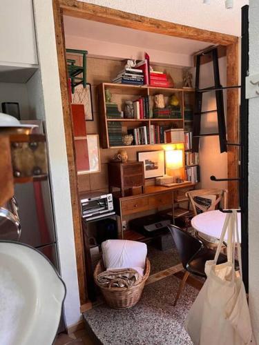 Guest Suite 3 Blocks To Ocean Bluffs & Town in Los Angeles, USA