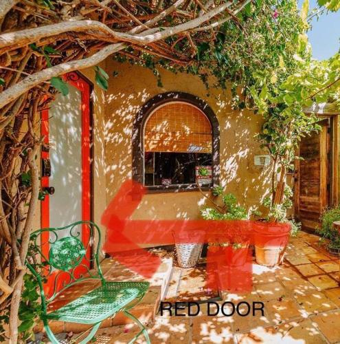 Guest Suite 3 Blocks To Ocean Bluffs & Town in Los Angeles, USA
