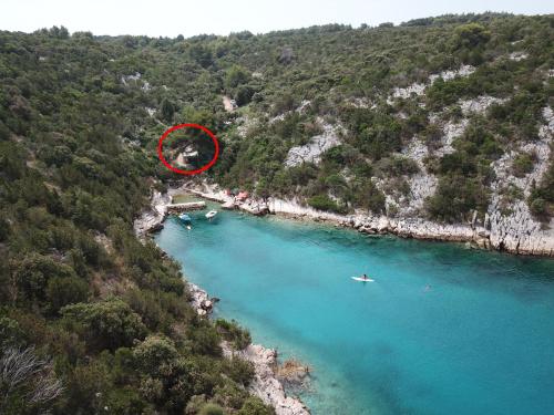  Seaside secluded apartments Cove Tatinja, Hvar - 5729 in Vrbanj