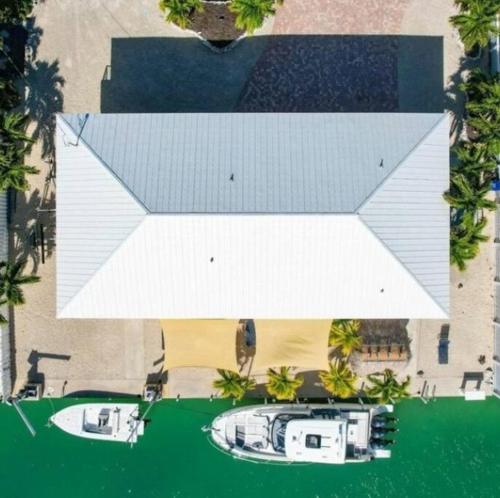 Salty Slumber Relaxing 2 bedroom 2 bath Get Away in the Lower Keys in Summerland Key, USA