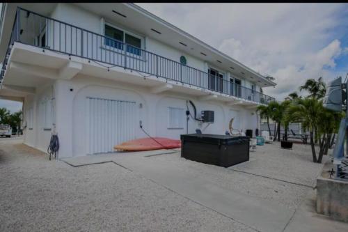 Salty Slumber Relaxing 2 bedroom 2 bath Get Away in the Lower Keys in Summerland Key, USA