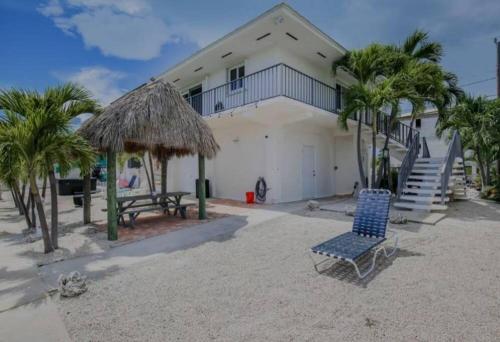 Salty Slumber Relaxing 2 bedroom 2 bath Get Away in the Lower Keys in Summerland Key, USA