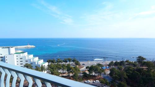 Surrounding environment, Hotel Maremons in Daepo-dong