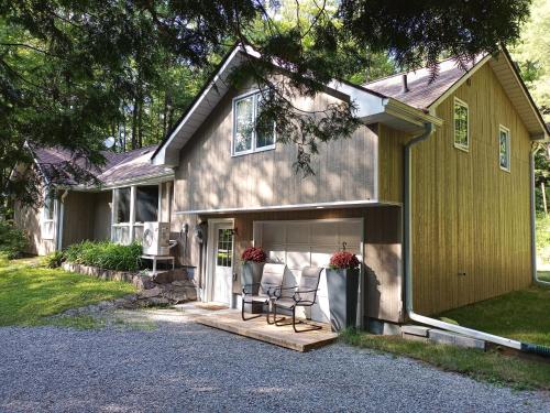 Fireside - Waterfront Resort Style Executive Cottage