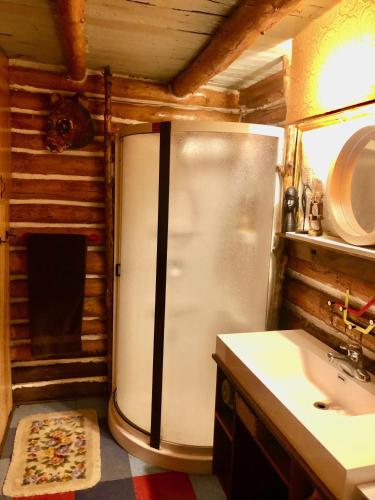 Chalet en bois rond Mauricie in แซ็ง อเลซี เด มงต์ (ควิเบ)