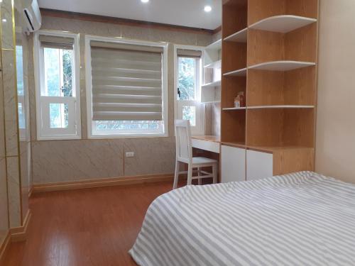 simple 14 nha chung – Hanoi, NY