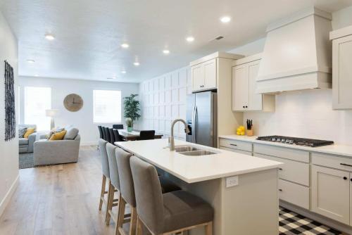 Desert Color Lake House townhouse