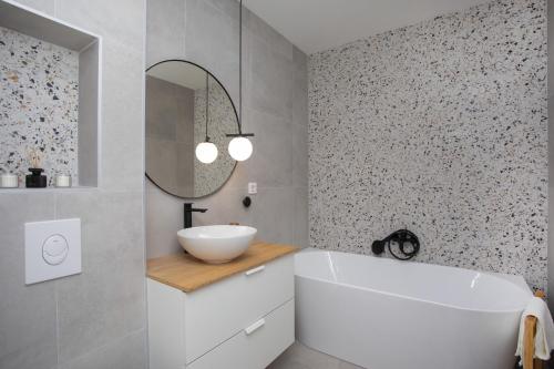 Létesítmények, Mondo Sole in Sveti Bartul in Sveti Bartul