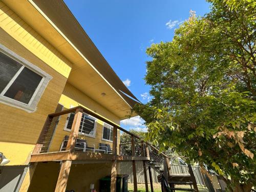 . 2 Bedroom Apartment near Graftons Waterfront