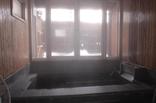 Koupelna, Urabandai Cranes in Kitashiobara