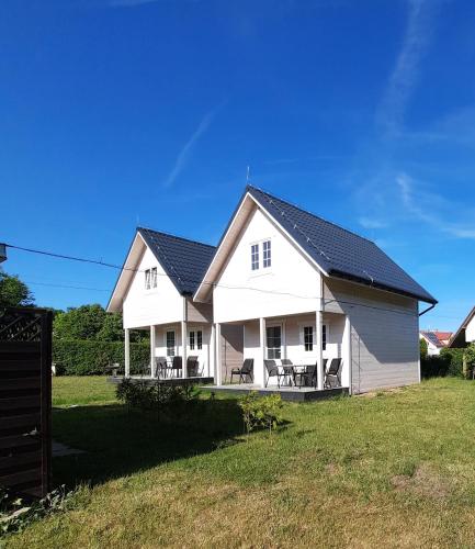 2 bedrooms, 6 beds