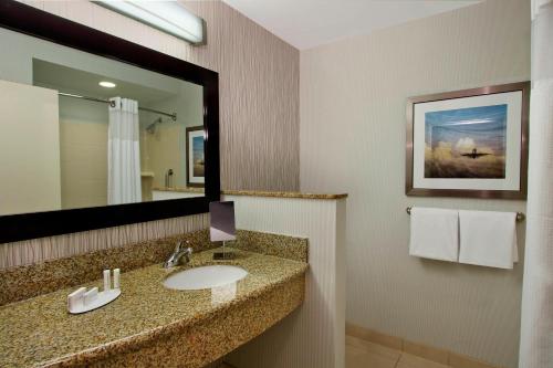 Courtyard by Marriott Atlanta Airport West