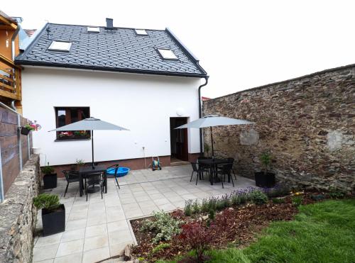 Kert, Apartmány Karolína - Kašperské Hory (Apartmany Karolina - Kasperske Hory) in Kasperske Hory