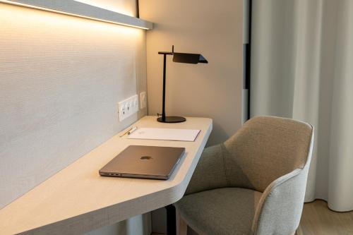 Crowne Plaza Marseille Le Dome by IHG Room Type - Standard Room