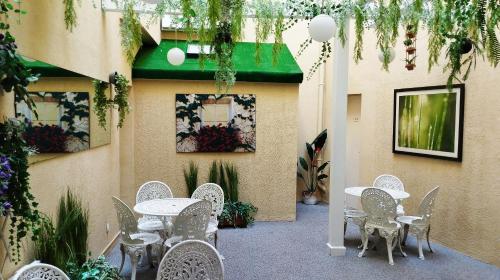 Hotel Des Arts - image 14