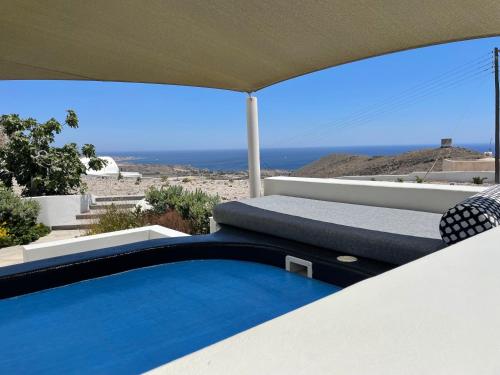 جاكوزي, VILLA DI CAPO - Santorini Old Winery Luxury Villas in أكروتيري