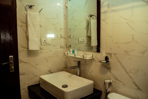 Hotel Black Diamond - Transit Point Inside Airport - image 5