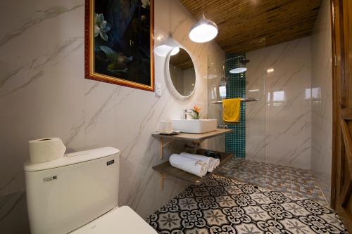 Superior King Room image 2