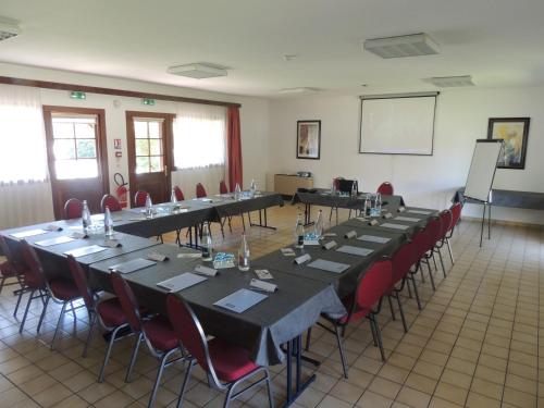 Kyriad Chateauroux - image 10