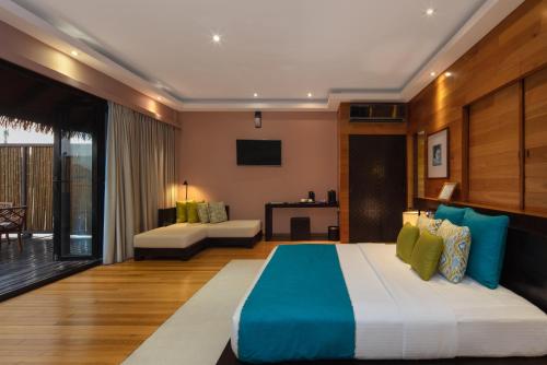 Sunrise Water Villa with Private Pool & Jacuzzi image 5