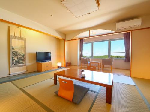 Japanese-Style Room - Smoking