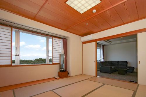 Twin Room with Tatami Area - Non-Smoking