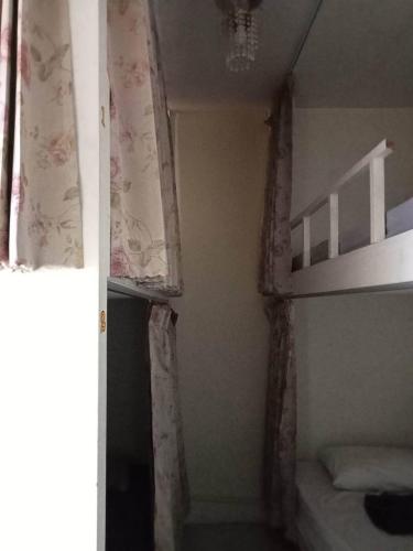 ห้องพักรวมมาตรฐาน 4 เตียง (Standard 4 Bed Dormitory)