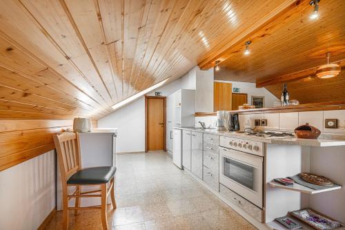 Konyha, House Mavko Near Lake Cerknica - Happy Rentals in Grahovo