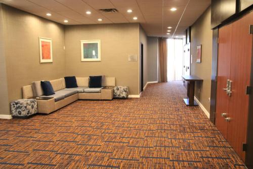 Courtyard by Marriott Waterbury Downtown