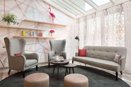 Ramada by Wyndham München Airport - Hotel - Oberding