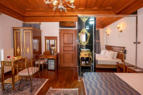 Standard Triple Room image 10