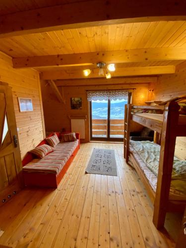 1 double bed, 2 bunk beds