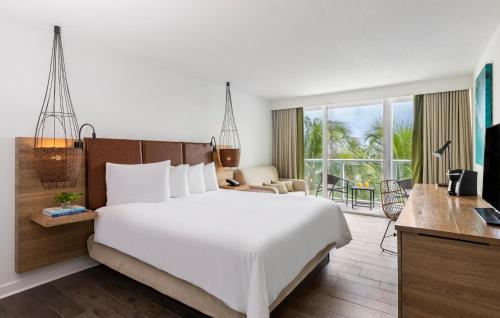 1 king bed, 1 twin bed