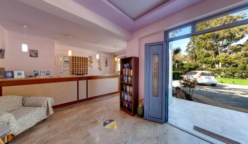 Hotel Coral Matala - image 13