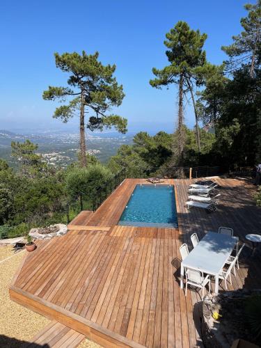 Villa Ormarine, vue exceptionnelle sur la baie de Cannes et le Mercantour