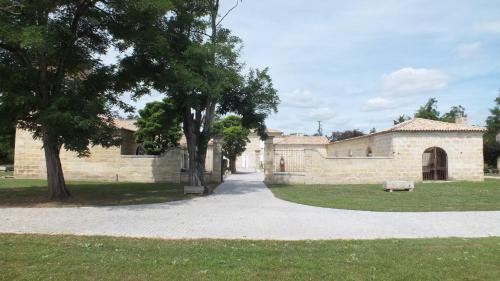 La Chapelle du Domaine de Choisy - Location saisonnière - Abzac