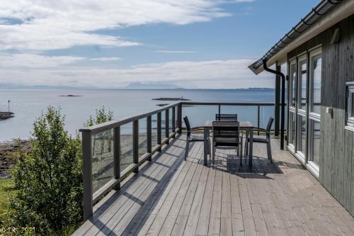 . Arctic Panorama House