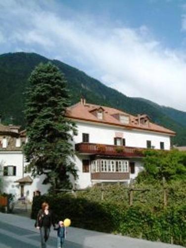  Hubengut Apartments in Lana