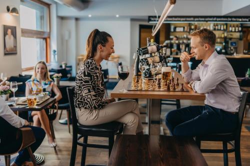 Metropolitan Old Town Hotel - image 2